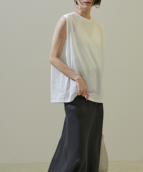 SALON adam et rope'（サロン アダム エ ロペ）の「プリマベールショルダータックノースリーブプルオーバー［UVケア・洗える］（Tシャツ/カットソー・レディース・ホワイト/チャコールグレー/ブラック/ピンク・FREE）」の13枚目の写真