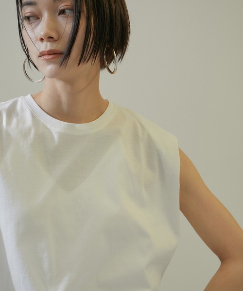 SALON adam et rope'（サロン アダム エ ロペ）の「プリマベールショルダータックノースリーブプルオーバー［UVケア・洗える］（Tシャツ/カットソー・レディース・ホワイト/チャコールグレー/ブラック/ピンク・FREE）」の14枚目の写真