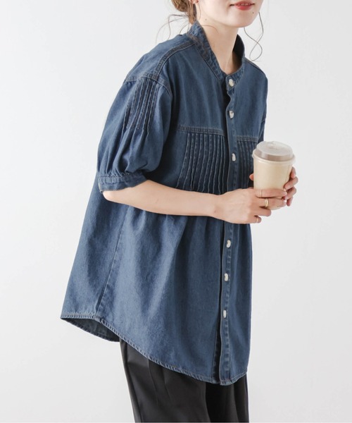 La-gemme(ラジェム)の「ピンタックデニムシャツ(シャツ/ブラウス・レディース・ブルー/ブラック・フリー)」の9枚目の写真
