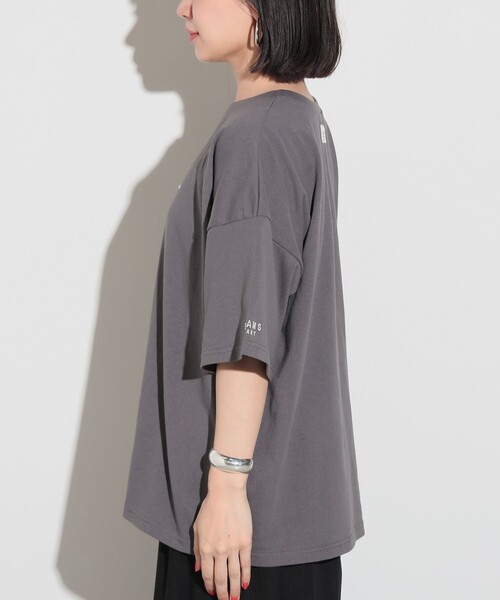 Labrador Retriever(ラブラドールリトリーバー)の「BEAMS HEART / Labrador Retriever フロッキープリント ドッグ Tシャツ(Tシャツ/カットソー・レディース・チャコールグレー/オフホワイト・FREE)」の12枚目の写真