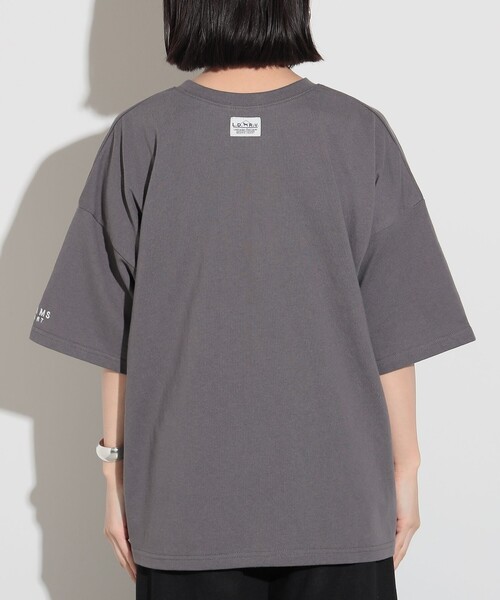 Labrador Retriever(ラブラドールリトリーバー)の「BEAMS HEART / Labrador Retriever フロッキープリント ドッグ Tシャツ(Tシャツ/カットソー・レディース・チャコールグレー/オフホワイト・FREE)」の13枚目の写真