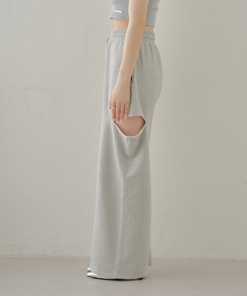 Chico（チコ）の「サイドスリットピグメントスウェットパンツ（スウェットパンツ・レディース・ブラック/グレー/ホワイト/ブルー系その他・FREE/0）」の6枚目の写真