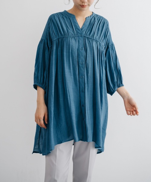 refinedworks（リファインドワークス）の「【refinedworks】 夏にピッタリな軽く涼し気なチュニック！（シャツ/ブラウス・レディース・ブルー/グレイッシュベージュ/ブラック・FREE）」の21枚目の写真