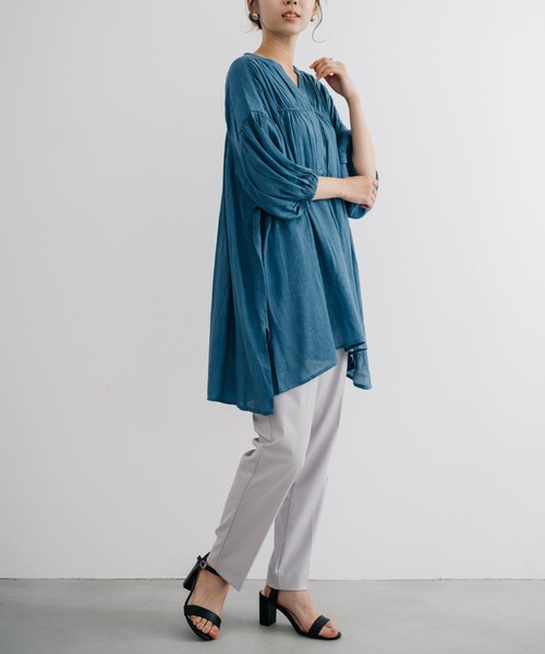 refinedworks（リファインドワークス）の「【refinedworks】 夏にピッタリな軽く涼し気なチュニック！（シャツ/ブラウス・レディース・ブルー/グレイッシュベージュ/ブラック・FREE）」の17枚目の写真