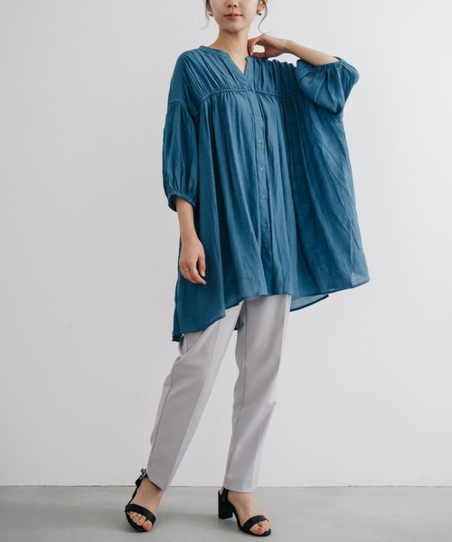 refinedworks（リファインドワークス）の「【refinedworks】 夏にピッタリな軽く涼し気なチュニック！（シャツ/ブラウス・レディース・ブルー/グレイッシュベージュ/ブラック・FREE）」の16枚目の写真