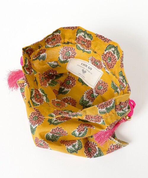 こども ビームス（コドモビームス）の「【別注】DIR 69 / 巾着 S 2024（トラベルグッズ・キッズ・ナチュラル/イエロー/ロイヤルブルー・ONE SIZE）」の7枚目の写真