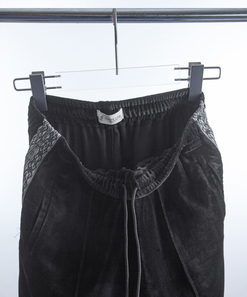 ZIP FIVE -White Line-(ジップファイブホワイトライン)の「【White Line】 90s ベロア バギー フィット パンツ / トラックパンツ(その他パンツ・メンズ・ブラック/グレー/ベージュ/ネイビー/オレンジ・SMALL/MEDIUM/LARGE)」の6枚目の写真