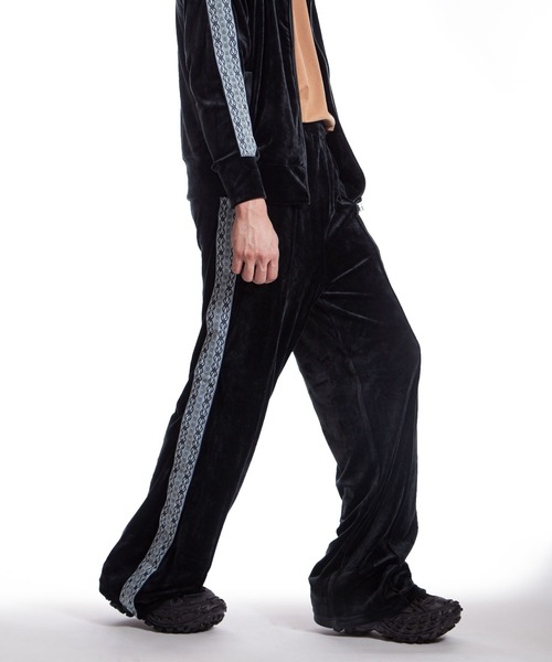ZIP FIVE -White Line-(ジップファイブホワイトライン)の「【White Line】 90s ベロア バギー フィット パンツ / トラックパンツ(その他パンツ・メンズ・ブラック/グレー/ベージュ/ネイビー/オレンジ・SMALL/MEDIUM/LARGE)」の20枚目の写真