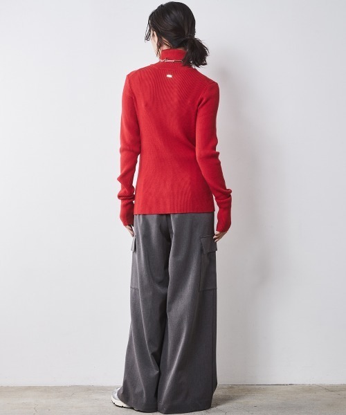 CHIC STYLE（シックスタイル）の「ロングスリーブタートルニット ＜大きいサイズ有＞シックスタイル　（ニット/セーター・レディース・ブラック/レッド/グレー/ブルー・5L/4L/3L/LL/L/M）」の10枚目の写真