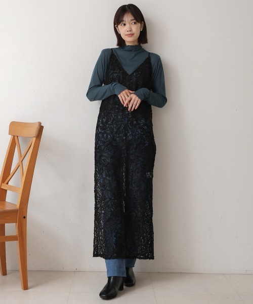 Bou Jeloud(ブージュルード)の「コードレースVネックキャミワンピース(ワンピース・レディース・ブラック/ブラウン・38)」の6枚目の写真