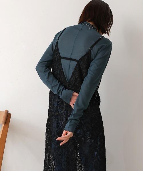 Bou Jeloud(ブージュルード)の「コードレースVネックキャミワンピース(ワンピース・レディース・ブラック/ブラウン・38)」の10枚目の写真