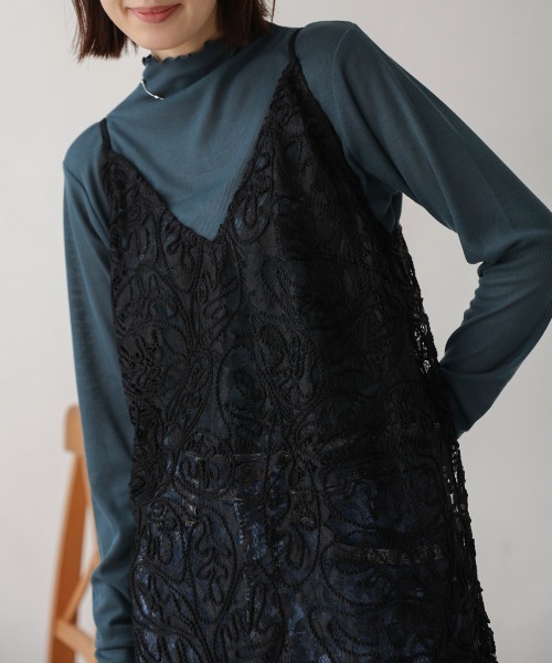 Bou Jeloud(ブージュルード)の「コードレースVネックキャミワンピース(ワンピース・レディース・ブラック/ブラウン・38)」の11枚目の写真