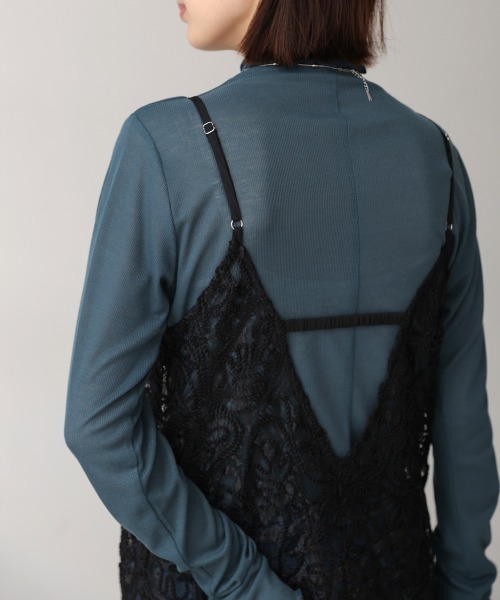 Bou Jeloud(ブージュルード)の「コードレースVネックキャミワンピース(ワンピース・レディース・ブラック/ブラウン・38)」の12枚目の写真