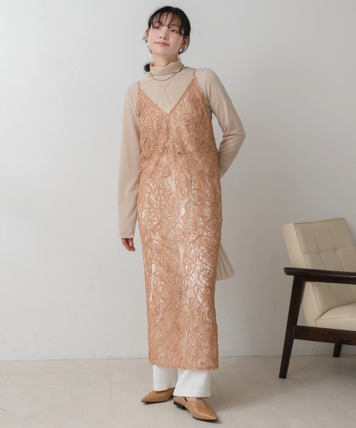 Bou Jeloud(ブージュルード)の「コードレースVネックキャミワンピース(ワンピース・レディース・ブラック/ブラウン・38)」の16枚目の写真