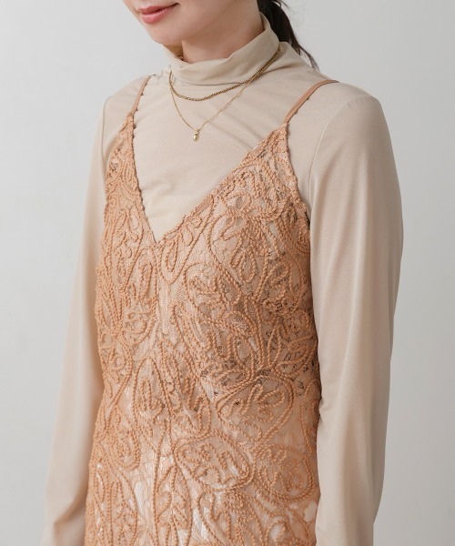 Bou Jeloud(ブージュルード)の「コードレースVネックキャミワンピース(ワンピース・レディース・ブラック/ブラウン・38)」の21枚目の写真