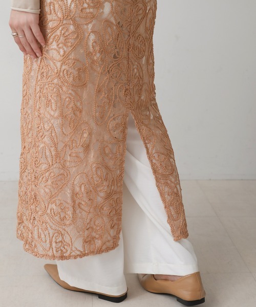 Bou Jeloud(ブージュルード)の「コードレースVネックキャミワンピース(ワンピース・レディース・ブラック/ブラウン・38)」の22枚目の写真