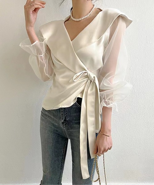 AMAJI（アマジ）の「シースルースリーブカシュクールリボンブラウス（シャツ/ブラウス・レディース・オフホワイト/ブラック・FREE）」の2枚目の写真