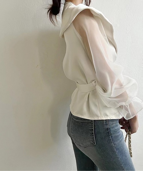 AMAJI（アマジ）の「シースルースリーブカシュクールリボンブラウス（シャツ/ブラウス・レディース・オフホワイト/ブラック・FREE）」の5枚目の写真