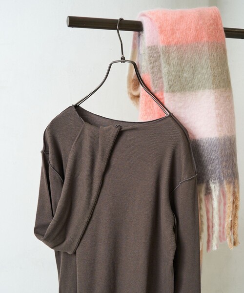 FREAK'S STORE(フリークスストア)の「限定展開 Ginger メロー ロングスリーブ トップス(抗菌防臭・吸湿発熱)(Tシャツ/カットソー・レディース・オフホワイト/グレー/ブルー/ブラック/ベージュ/ブラウン/レッド・フリ-)」の4枚目の写真