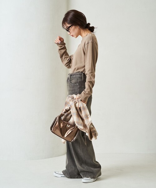 FREAK'S STORE(フリークスストア)の「限定展開 Ginger メロー ロングスリーブ トップス(抗菌防臭・吸湿発熱)(Tシャツ/カットソー・レディース・オフホワイト/グレー/ブルー/ブラック/ベージュ/ブラウン/レッド・フリ-)」の16枚目の写真