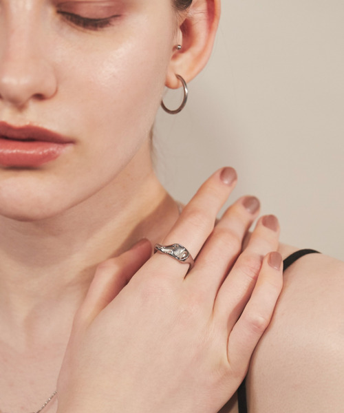 ciite' surgical stainless(シーテサージカルステンレス)の「【 金属アレルギー対応 】 ニュアンスリング サージカルステンレス(リング・レディース・シルバー/ゴールド・13号/11号/15号)」の18枚目の写真