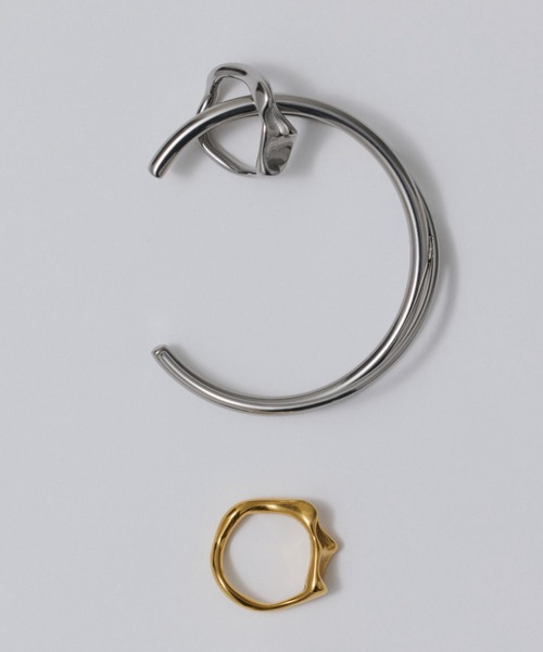 ciite' surgical stainless(シーテサージカルステンレス)の「【 金属アレルギー対応 】 ニュアンスリング サージカルステンレス(リング・レディース・シルバー/ゴールド・13号/11号/15号)」の6枚目の写真