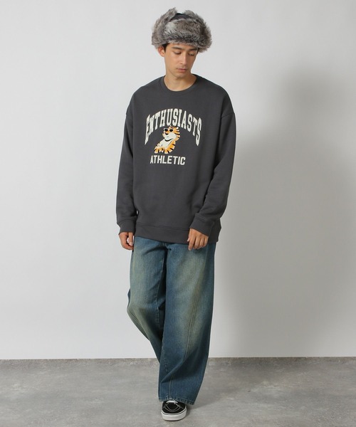 LAKOLE（ラコレ）の「アニマルフロッキープルオーバー / 147797（スウェット・メンズ・チャコールグレー/ホワイト/ターコイズブルー・LARGE/MEDIUM/X-LARGE）」の8枚目の写真