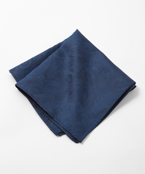 CROWDED CLOSET（クラウデッドクローゼット）の「シャドーペイズリー柄チーフ（同素材ネクタイあり）（ポケットチーフ・メンズ・シルバー/ボルドー/ネイビー/ラベンダー・FREE）」の2枚目の写真