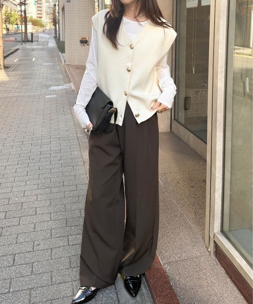 RANAN（ラナン）の「ゴールド調ボタンVネックベスト（ベスト・レディース・ブラウン/グレー/アイボリー/ブラック・M/L/LL）」の19枚目の写真