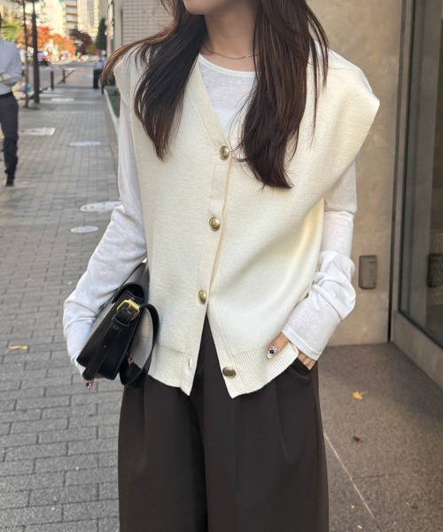 RANAN（ラナン）の「ゴールド調ボタンVネックベスト（ベスト・レディース・ブラウン/グレー/アイボリー/ブラック・M/L/LL）」の15枚目の写真