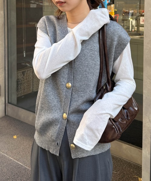 RANAN（ラナン）の「ゴールド調ボタンVネックベスト（ベスト）」 - WEAR