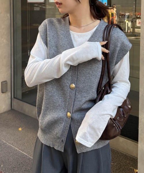 RANAN（ラナン）の「ゴールド調ボタンVネックベスト（ベスト）」 - WEAR
