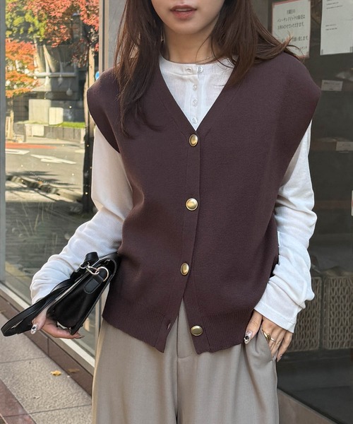 RANAN（ラナン）の「ゴールド調ボタンVネックベスト（ベスト）」 - WEAR