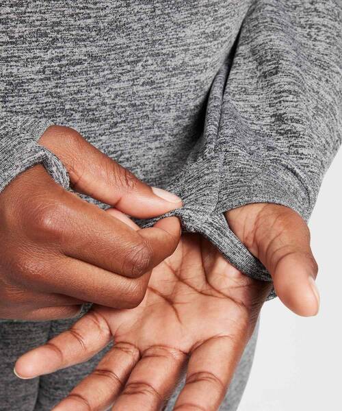 NIKE（ナイキ）の「《セットアップ対応商品》ナイキ マルチ ステイン レペル ジュニア Therma-FIT パーカー / Nike Multi Stain Repel Big Kids' Therma-FIT Hoodie HF4414-010 Black（パーカー・キッズ・ブラック・130/140/150/160/170）」の6枚目の写真