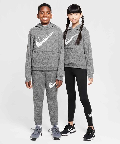 NIKE（ナイキ）の「《セットアップ対応商品》ナイキ マルチ ステイン レペル ジュニア Therma-FIT パーカー / Nike Multi Stain Repel Big Kids' Therma-FIT Hoodie HF4414-010 Black（パーカー・キッズ・ブラック・130/140/150/160/170）」の8枚目の写真