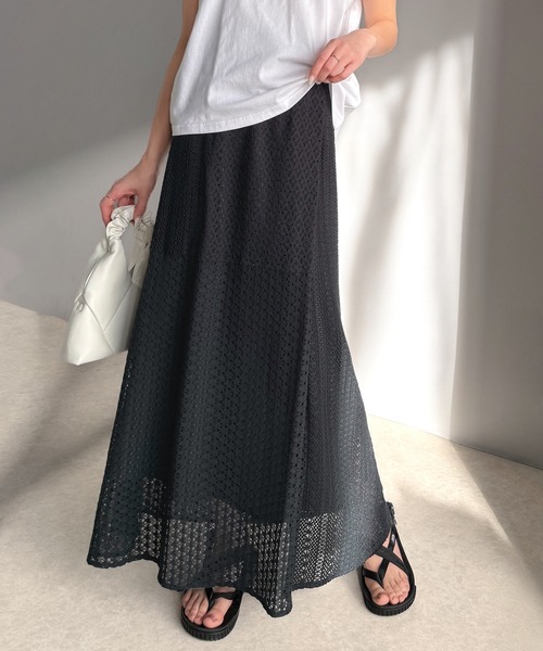classicalelf(クラシカルエルフ)の「重ね着にも活躍。タック使いレース切替ロングスカート(スカート・レディース・ブラック/ホワイト・MEDIUM/LARGE/X-LARGE/SMALL)」の2枚目の写真