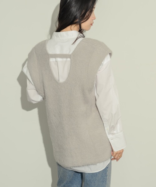 NEUNA（ヌナ）の「Uネックニットベスト（ベスト・レディース・ベージュ/グレー/チャコールグレー・FREE）」の14枚目の写真