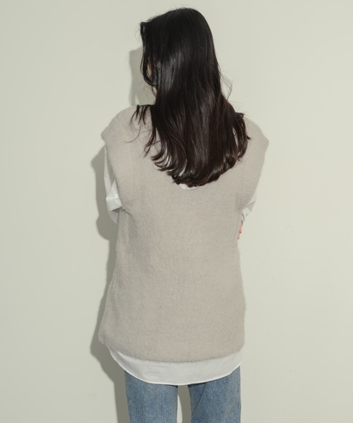 NEUNA（ヌナ）の「Uネックニットベスト（ベスト・レディース・ベージュ/グレー/チャコールグレー・FREE）」の19枚目の写真
