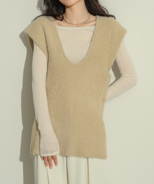NEUNA（ヌナ）の「Uネックニットベスト（ベスト・レディース・ベージュ/グレー/チャコールグレー・FREE）」の5枚目の写真