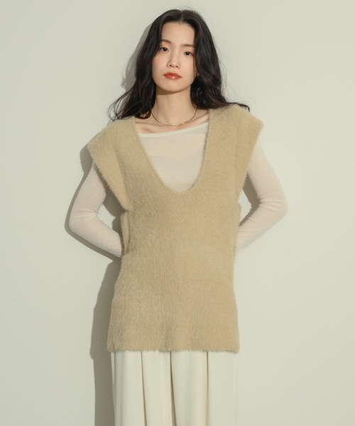 NEUNA（ヌナ）の「Uネックニットベスト（ベスト・レディース・ベージュ/グレー/チャコールグレー・FREE）」の8枚目の写真