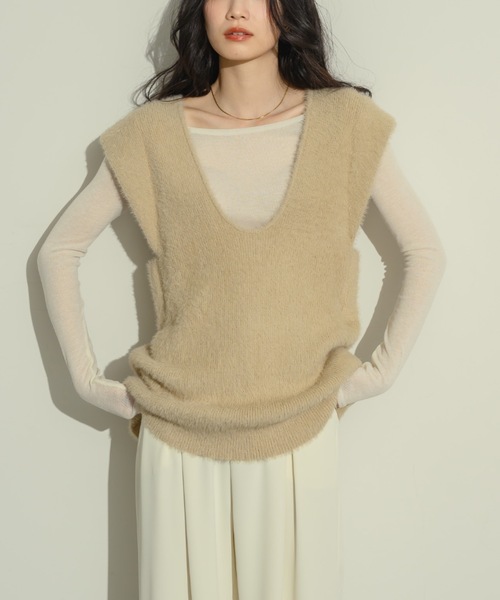 NEUNA（ヌナ）の「Uネックニットベスト（ベスト・レディース・ベージュ/グレー/チャコールグレー・FREE）」の6枚目の写真