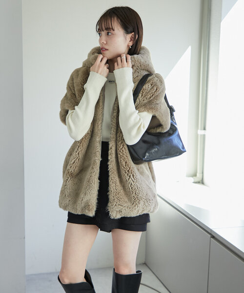 mystic（ミスティック）の「フーディーファーベスト（ベスト）」 - WEAR