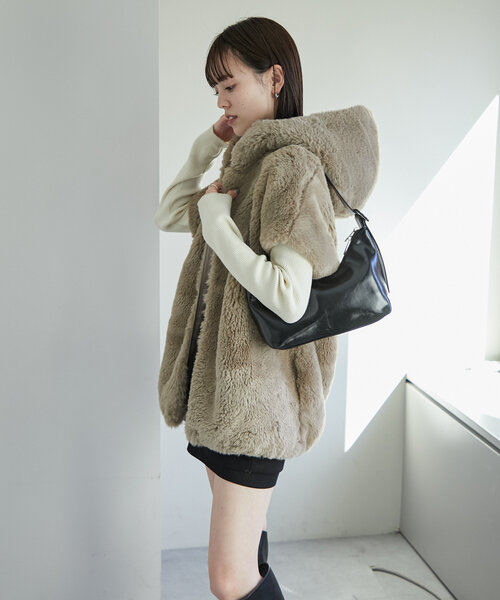 mystic（ミスティック）の「フーディーファーベスト（ベスト）」 - WEAR