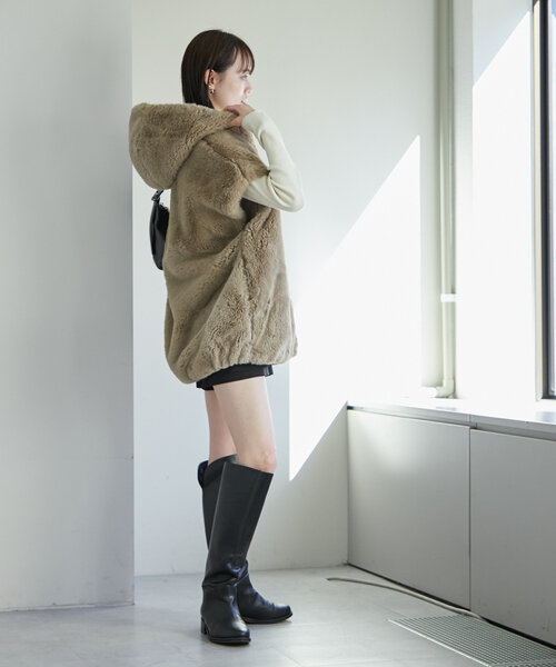 mystic（ミスティック）の「フーディーファーベスト（ベスト）」 - WEAR