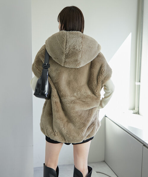 mystic（ミスティック）の「フーディーファーベスト（ベスト）」 - WEAR