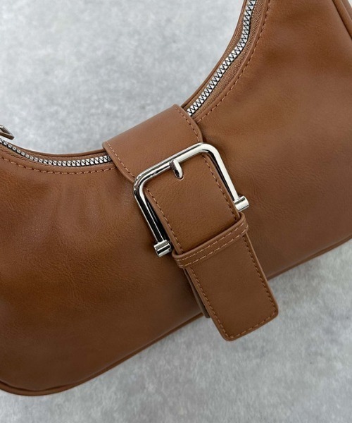 archives（アルシーヴ）の「【25ss】バッグルホーボーバッグ（ショルダーバッグ・レディース・ブラック/キャメル/アイボリー・FREE）」の8枚目の写真