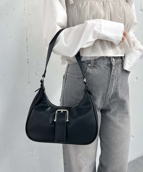 archives（アルシーヴ）の「【25ss】バッグルホーボーバッグ（ショルダーバッグ・レディース・ブラック/キャメル/アイボリー・FREE）」の11枚目の写真