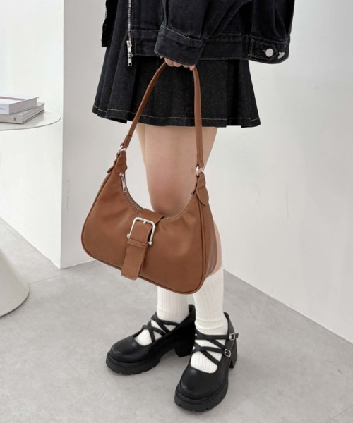 archives（アルシーヴ）の「【25ss】バッグルホーボーバッグ（ショルダーバッグ・レディース・ブラック/キャメル/アイボリー・FREE）」の17枚目の写真