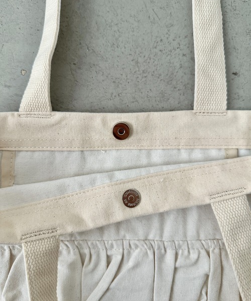 Lee（リー）の「Lee/リー フリル BIGトートバッグ/ロゴ刺繍 ギャザー バレエコア ティアード/デニム キャンバス シルバー（トートバッグ・レディース・シルバー/ブラック/ホワイト/ブルー・FREE）」の5枚目の写真
