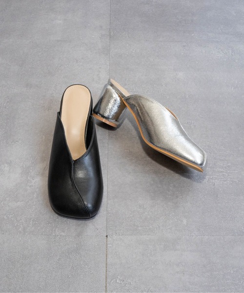 Fabby fabby(ファビィーファビィー)の「ラウンドスクエアサボミュール(サンダル・レディース・シルバー/ブラック・LARGE/MEDIUM)」の15枚目の写真